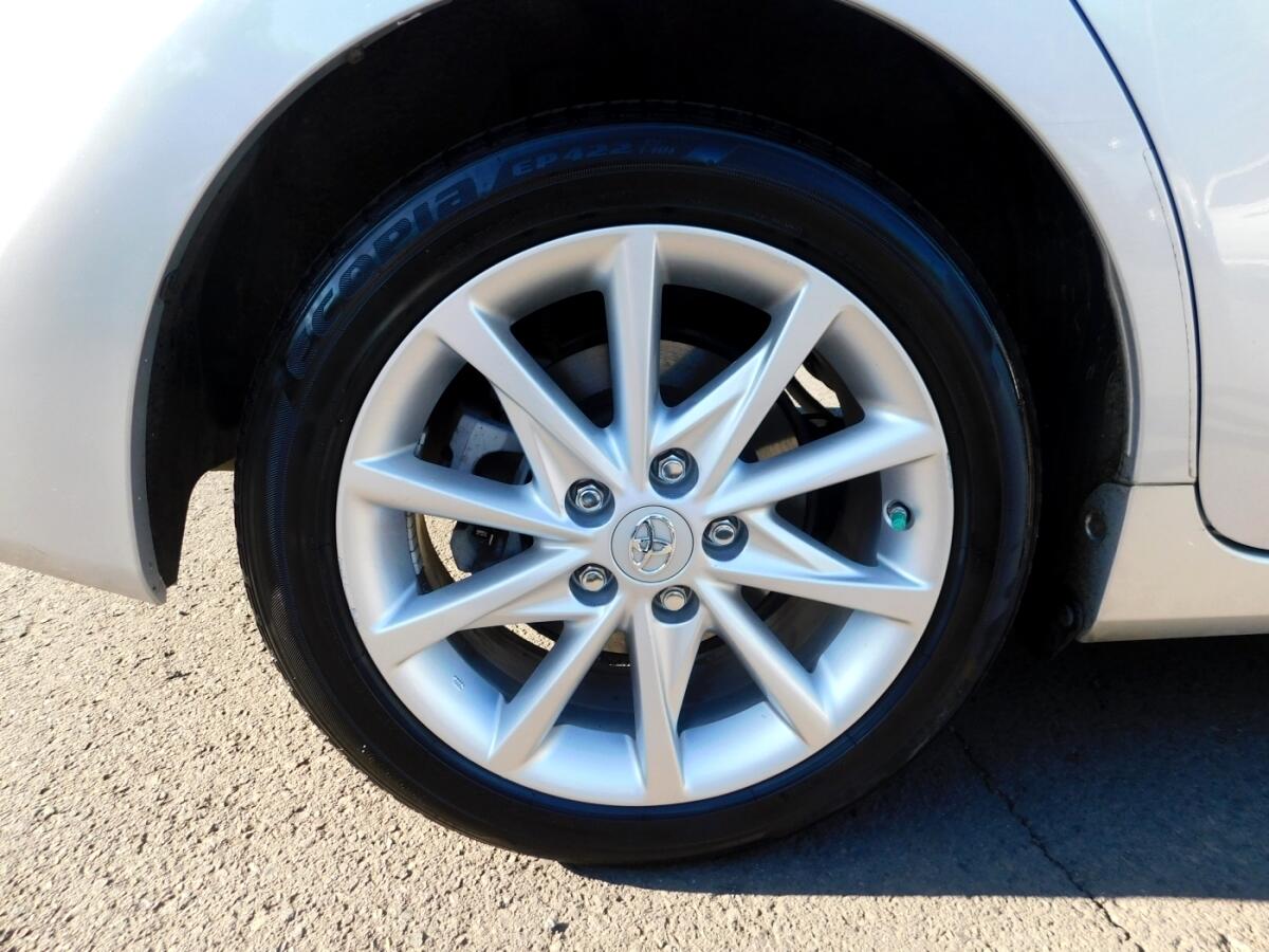 2013 Toyota Prius V Five photo 23