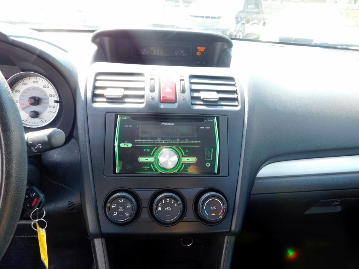 2012 Subaru Impreza 2.0i photo 10