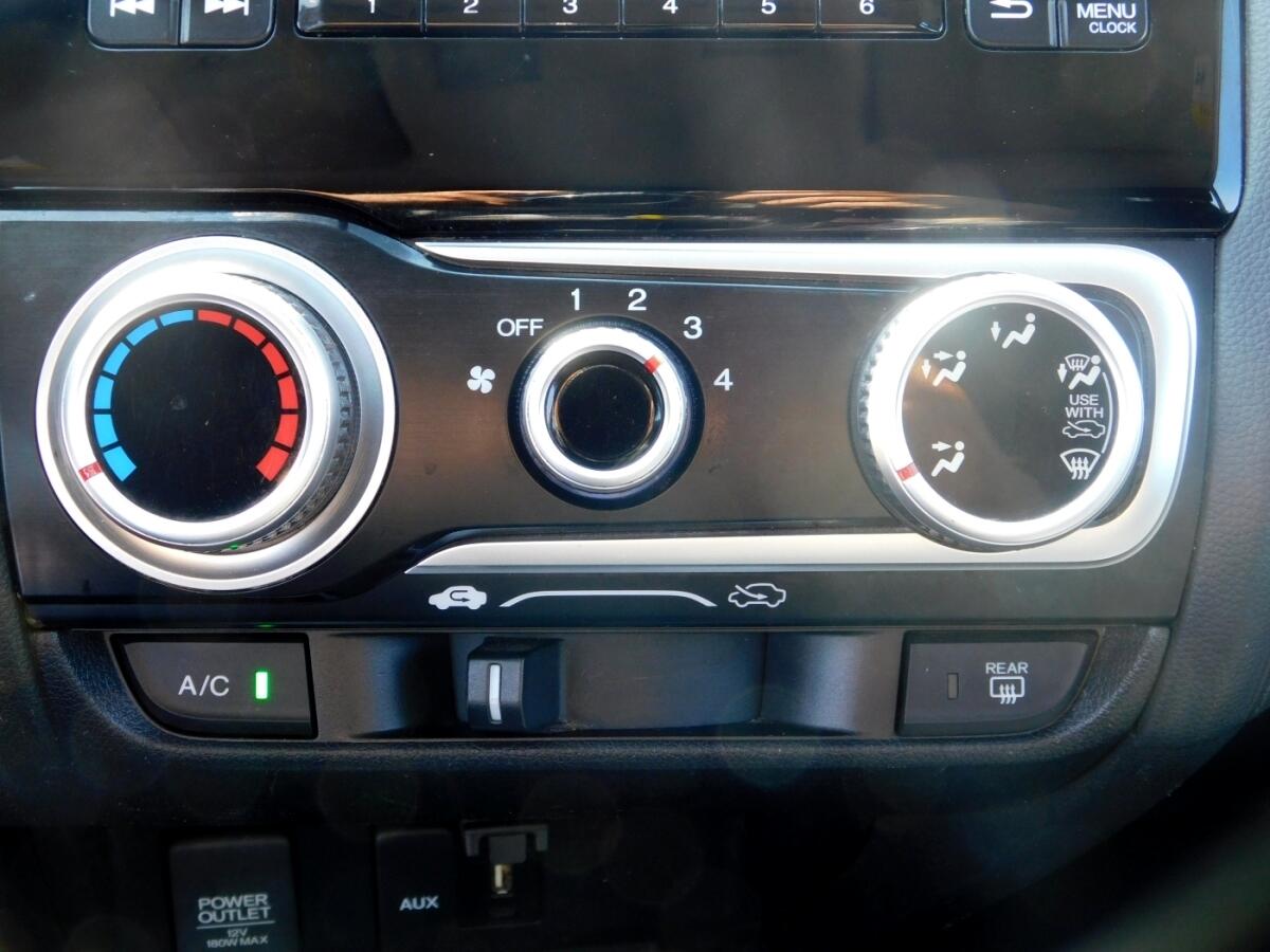 2016 Honda Fit LX photo 12