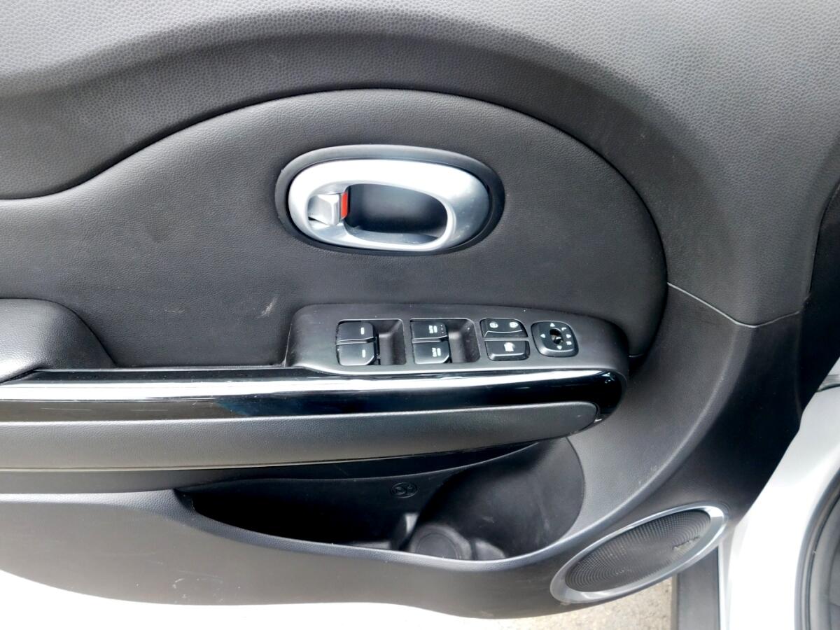 2015 Kia Soul Plus photo 14