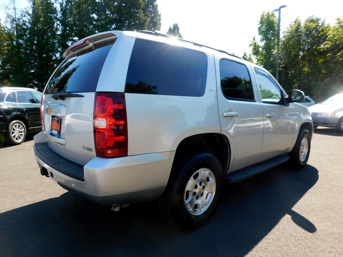 2011 Chevrolet Tahoe LT photo 2