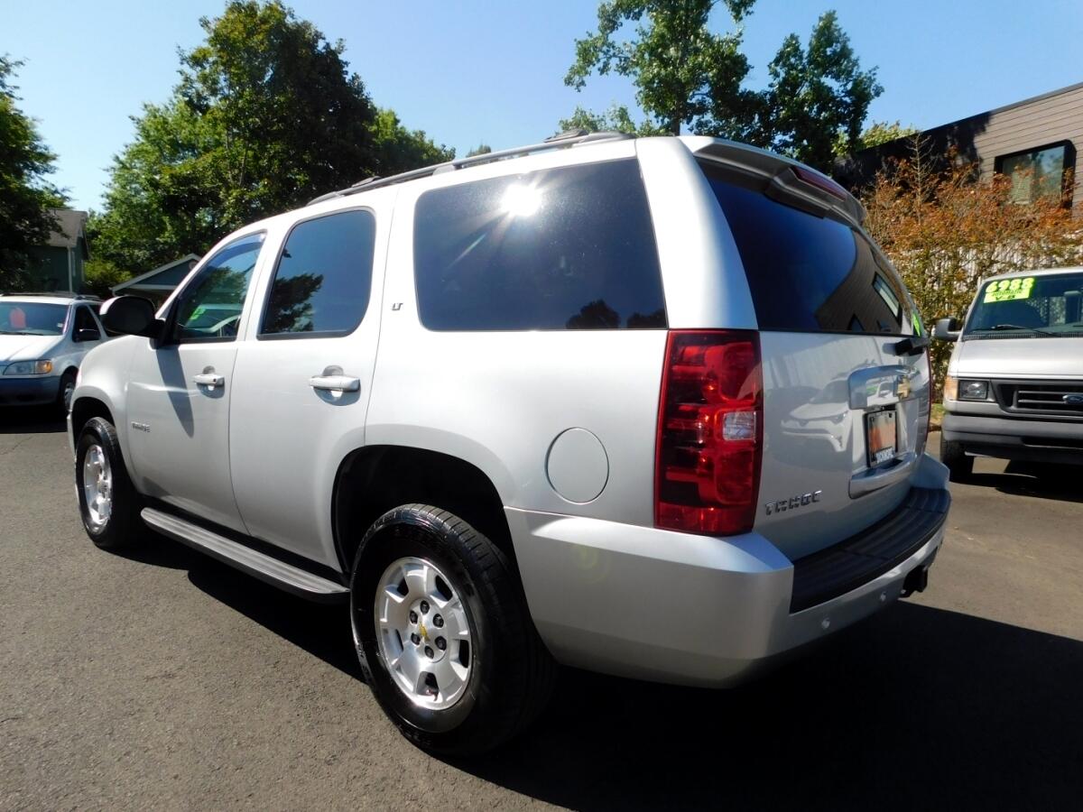 2011 Chevrolet Tahoe LT photo 3