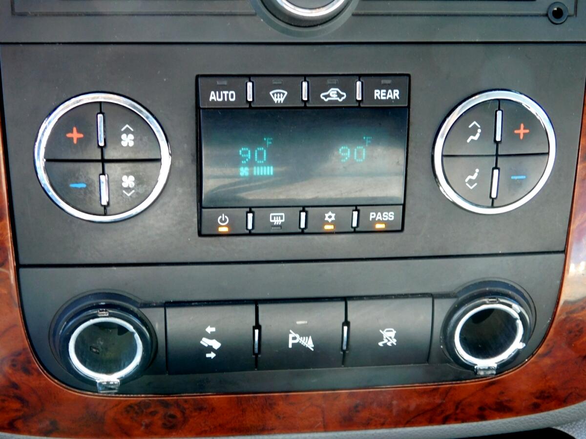 2011 Chevrolet Tahoe LT photo 13