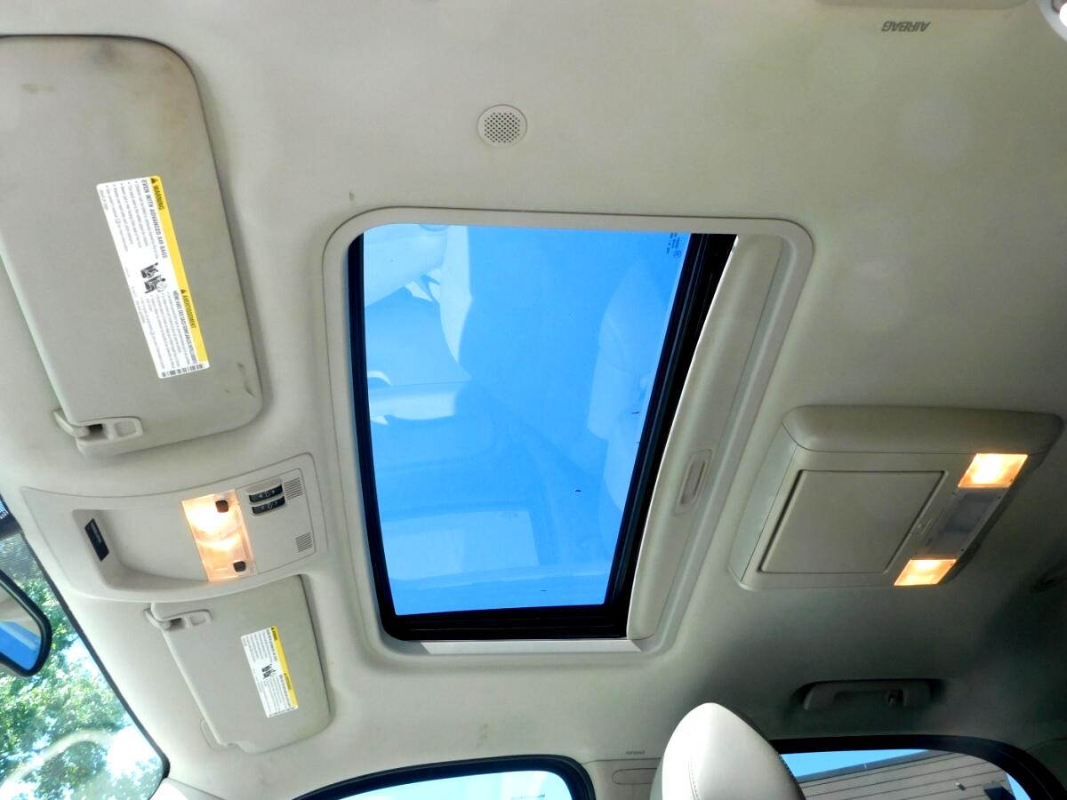 2011 Chevrolet Tahoe LT photo 16