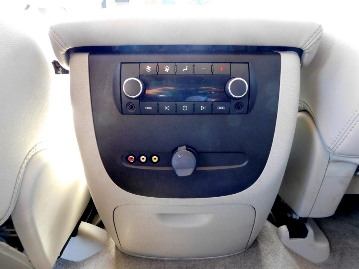 2011 Chevrolet Tahoe LT photo 18