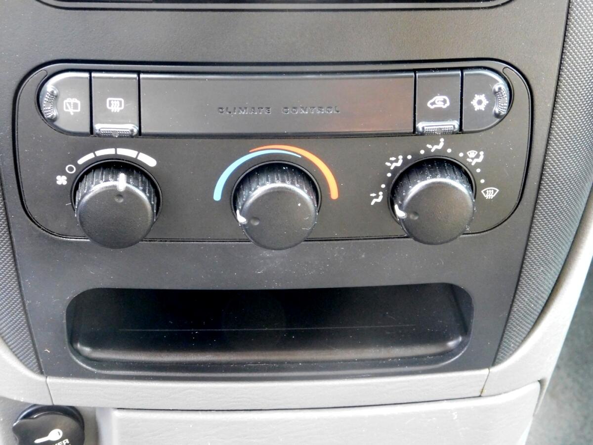 2005 Dodge Grand Caravan Base C/V photo 11