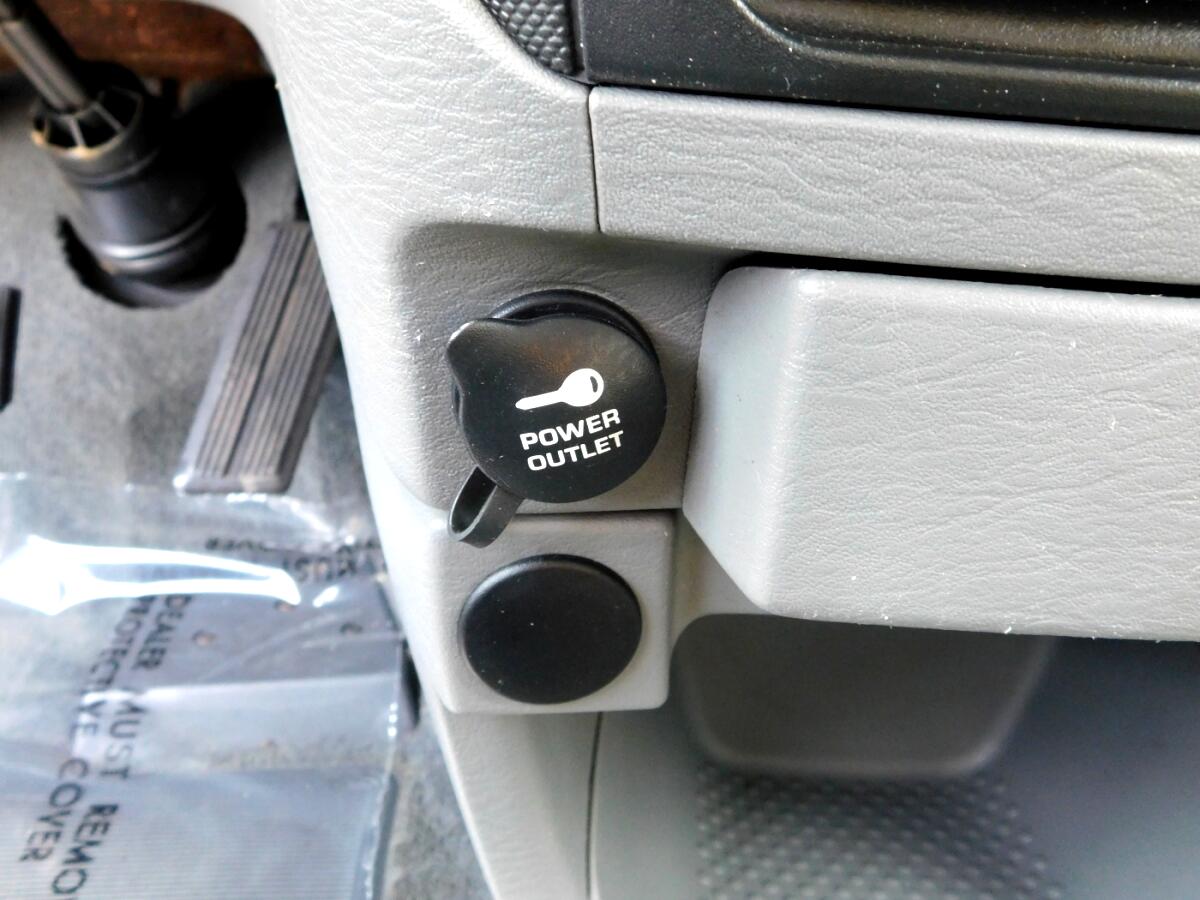 2005 Dodge Grand Caravan Base C/V photo 12