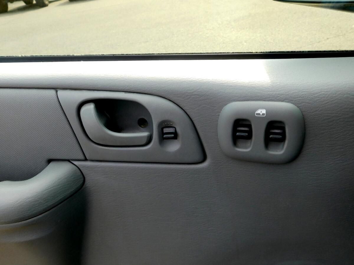 2005 Dodge Grand Caravan Base C/V photo 13