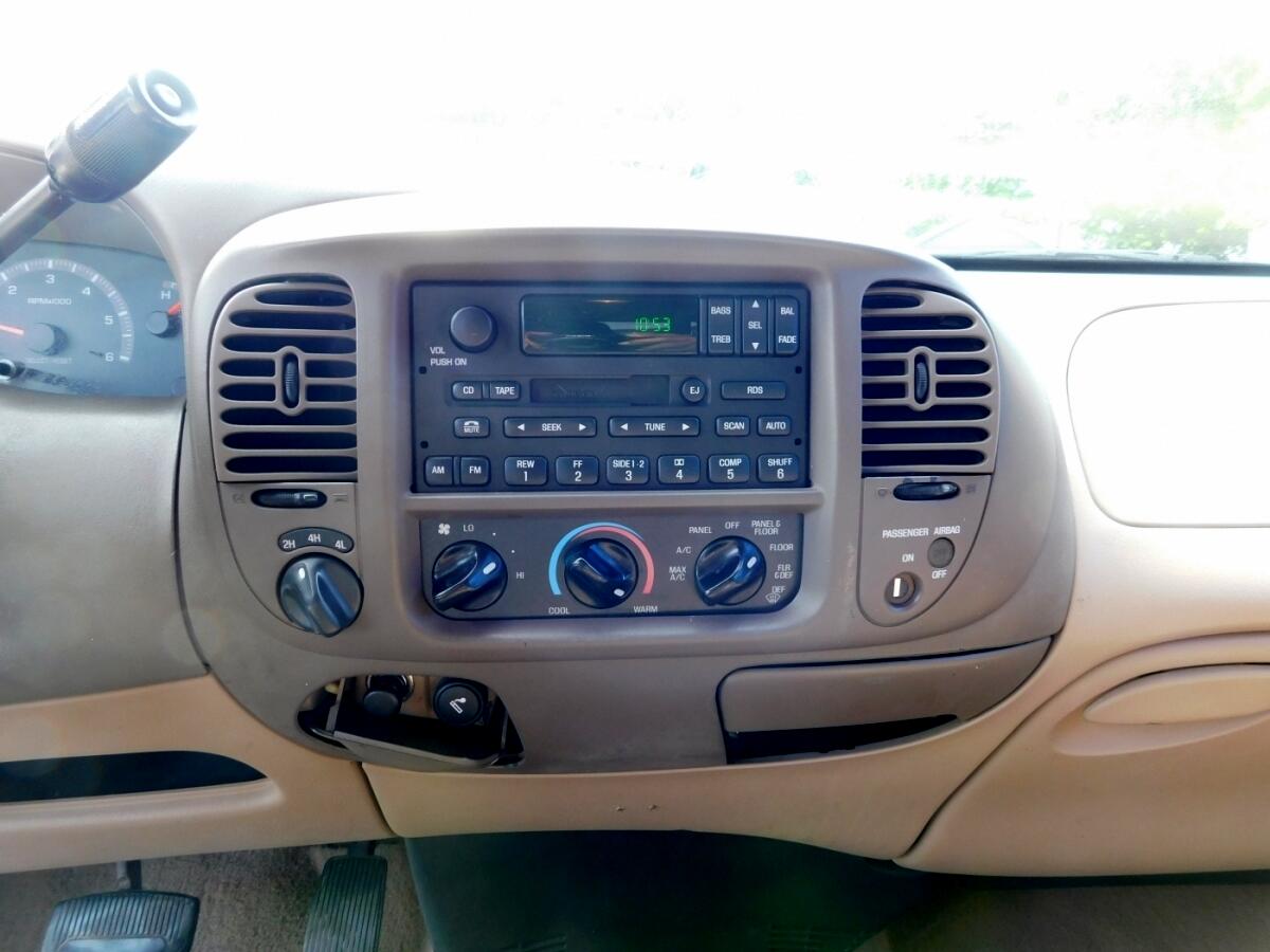 1999 Ford F-250 Lariat photo 10