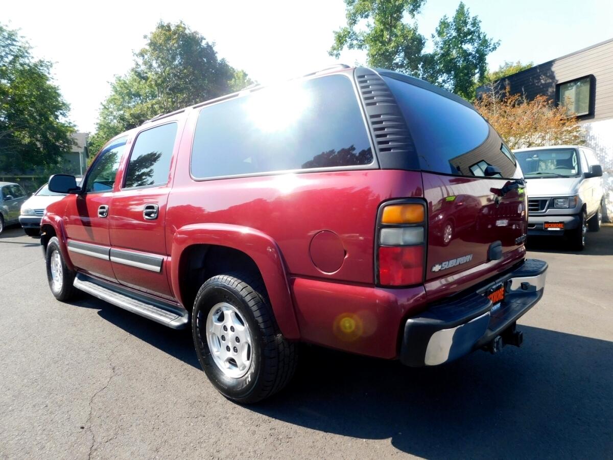 2005 Chevrolet Suburban 1500 photo 3