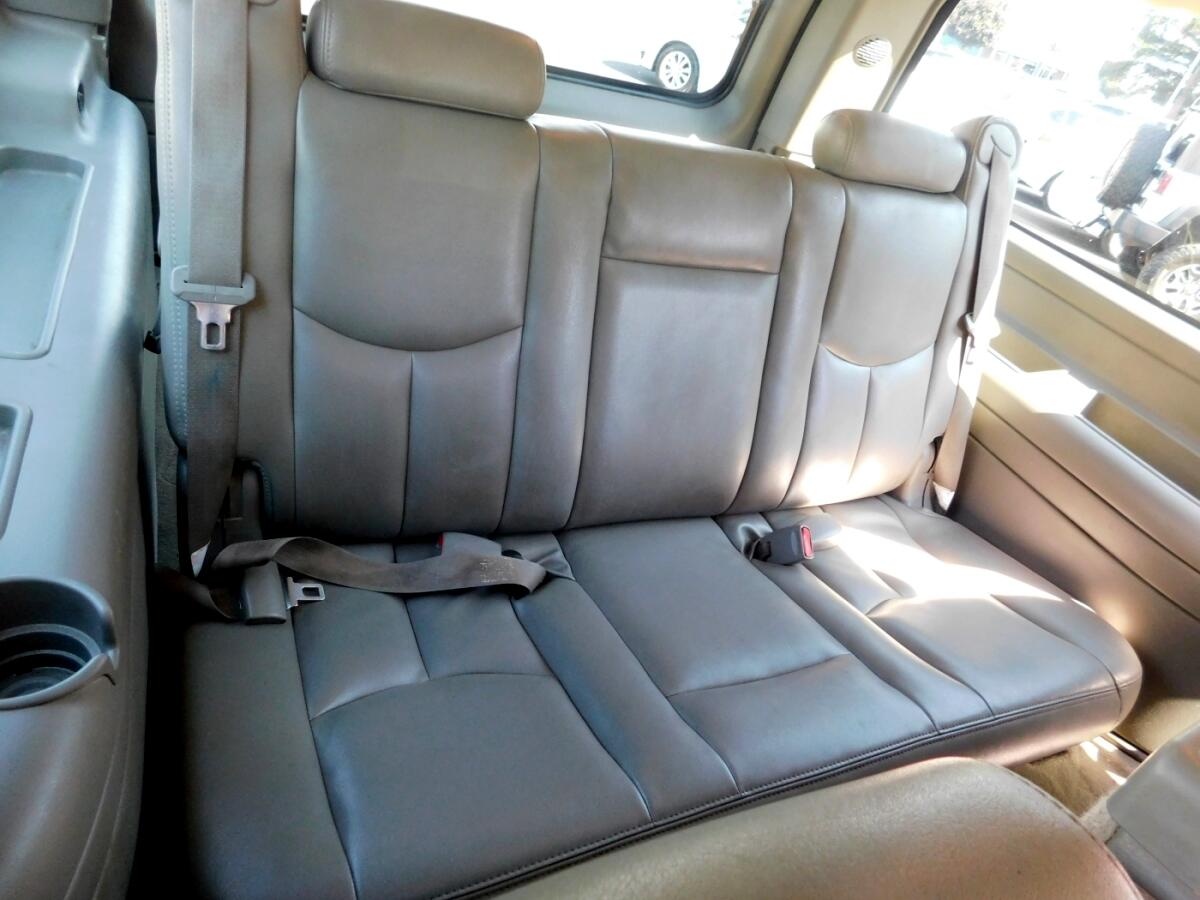 2005 Chevrolet Suburban 1500 photo 6