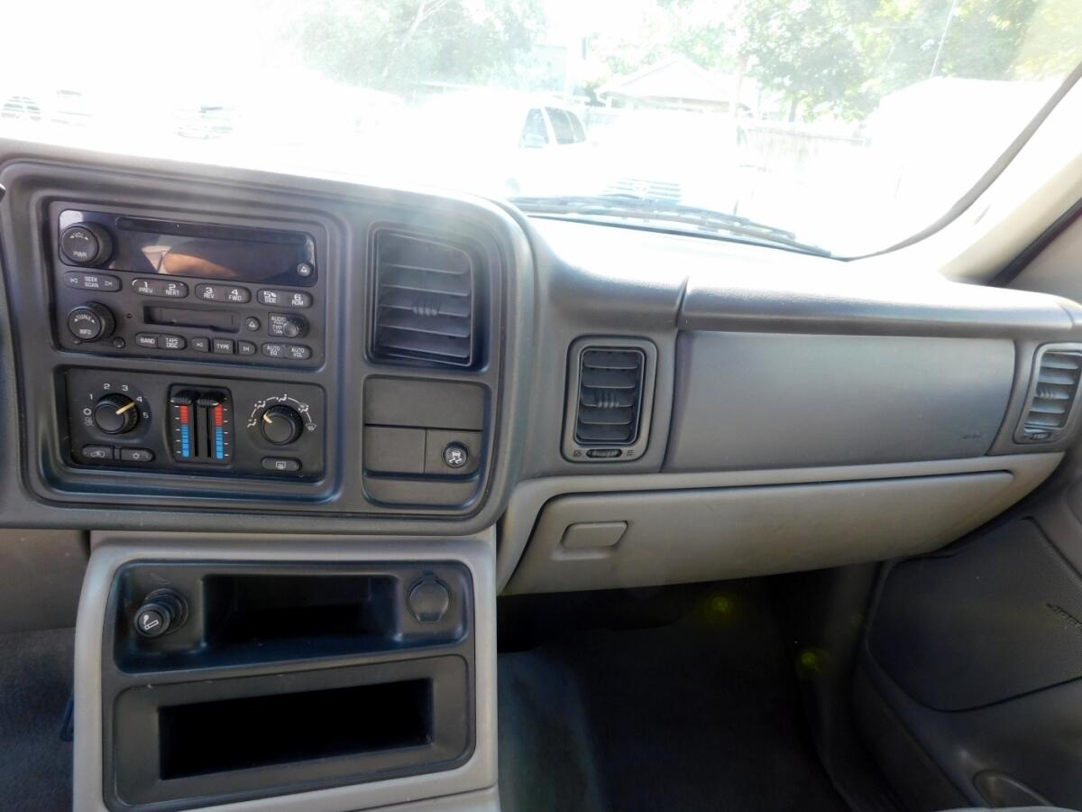 2005 Chevrolet Suburban 1500 photo 8