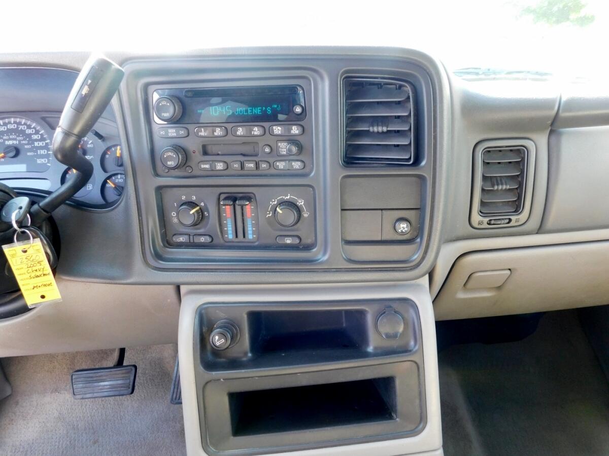 2005 Chevrolet Suburban 1500 photo 11