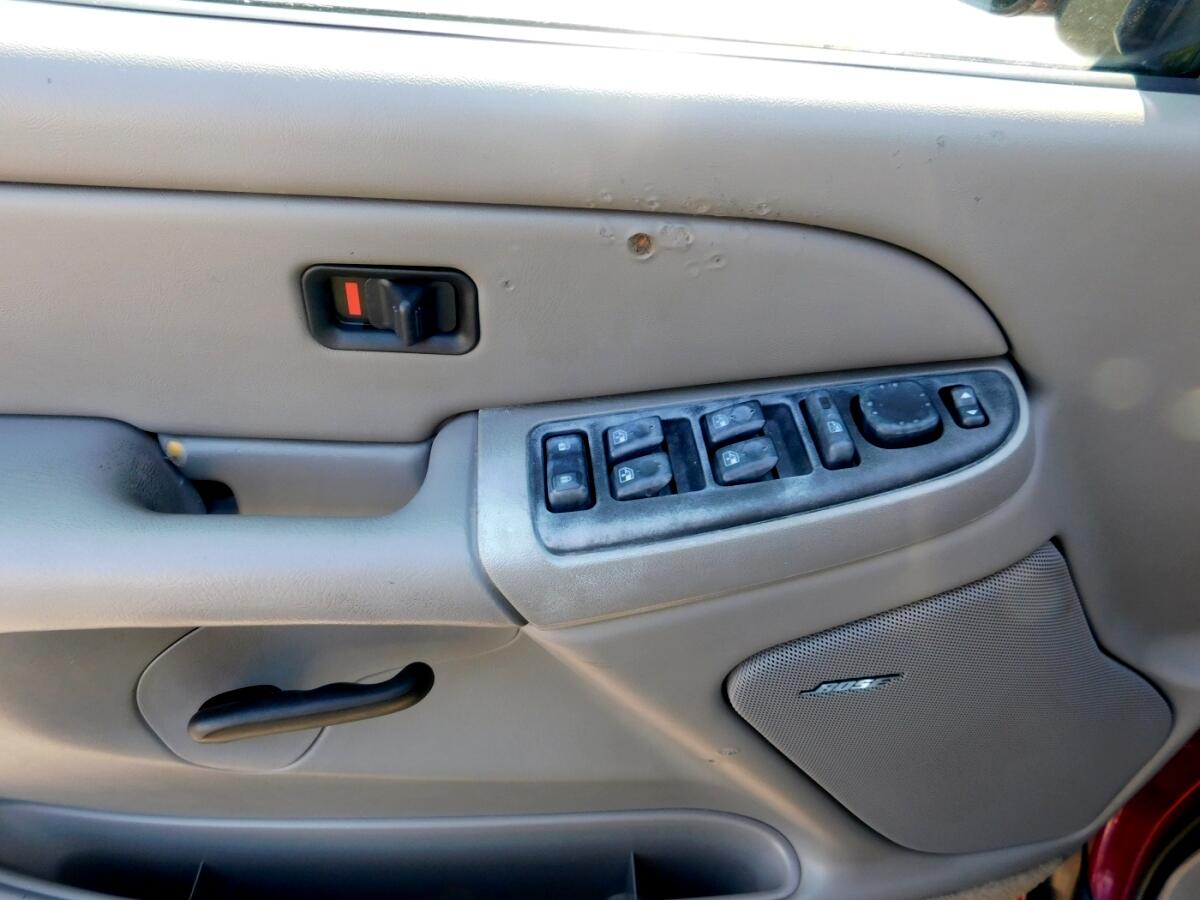 2005 Chevrolet Suburban 1500 photo 15