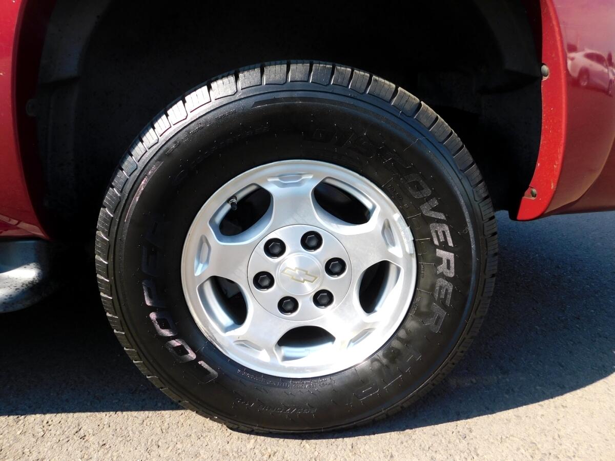2005 Chevrolet Suburban 1500 photo 20