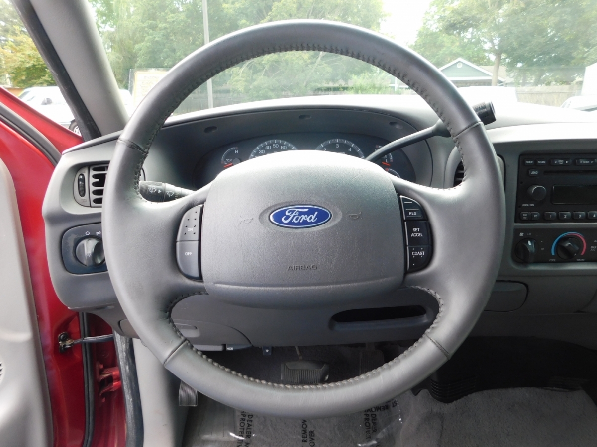 2003 Ford F-150 XLT photo 8