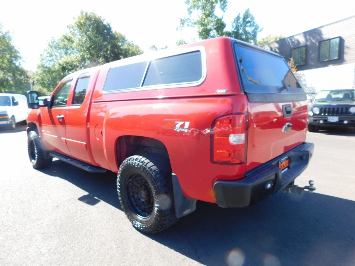 2007 Chevrolet Silverado 1500 LT photo 3