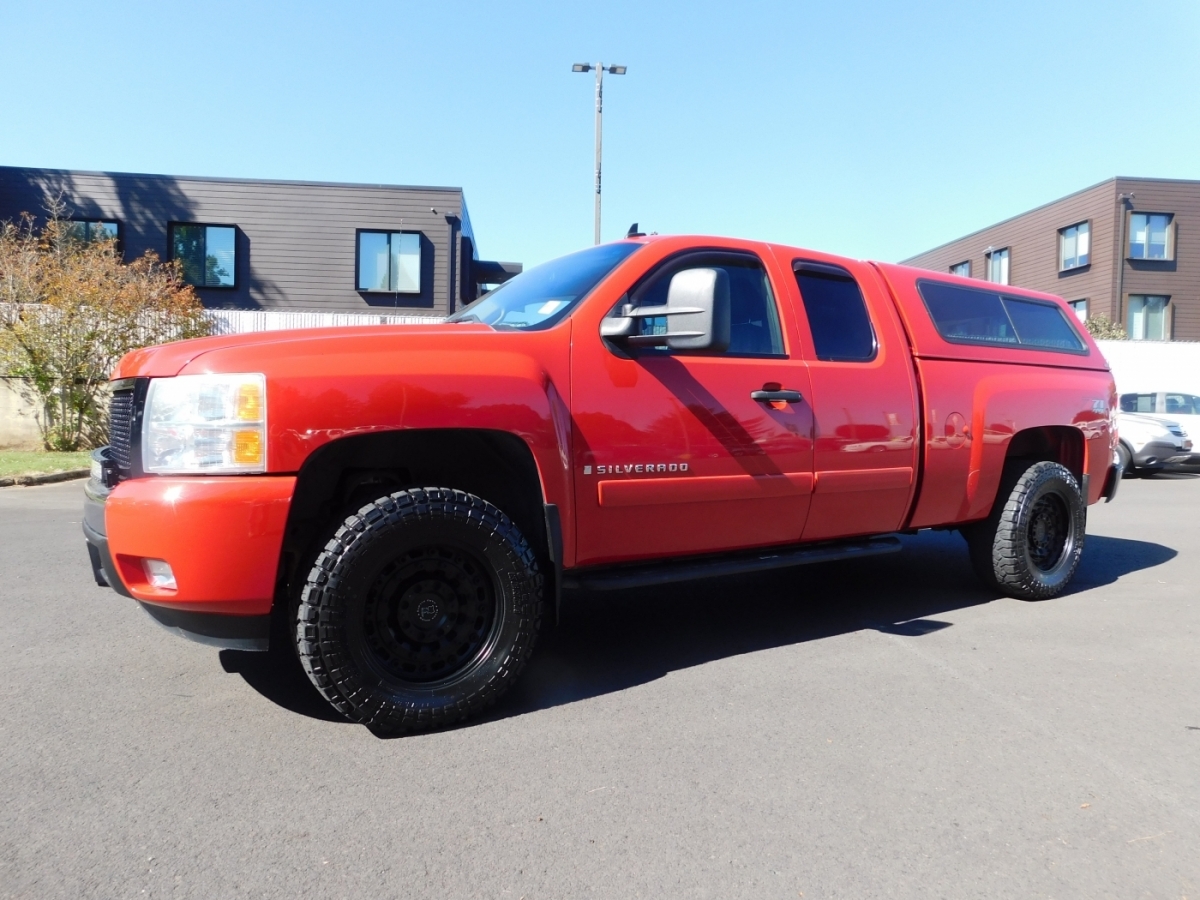 2007 Chevrolet Silverado 1500 LT photo 4