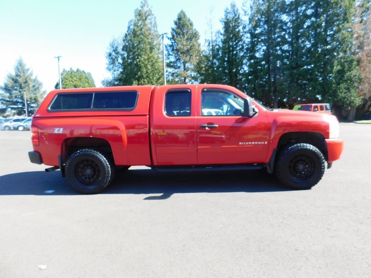 2007 Chevrolet Silverado 1500 LT photo 17