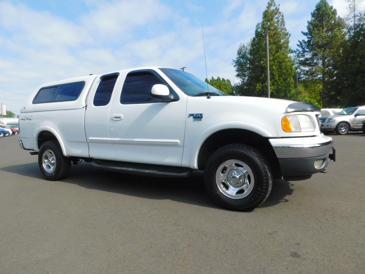 2001 Ford F-150 XLT Short Bed 4D