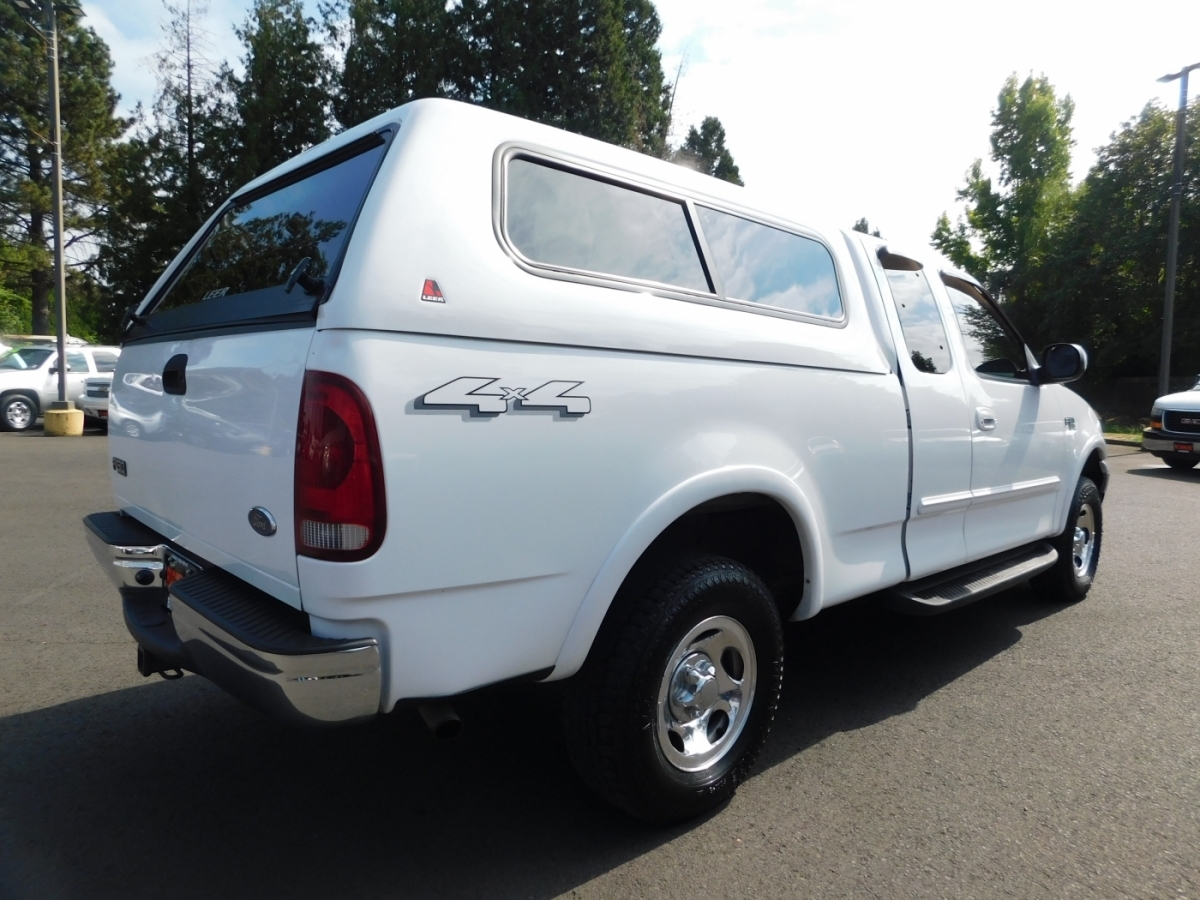 2001 Ford F-150 XLT photo 2