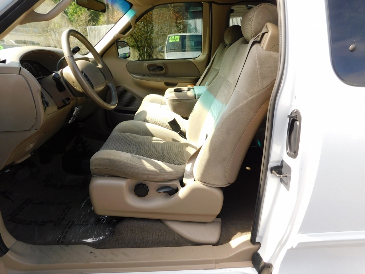 2001 Ford F-150 XLT photo 6