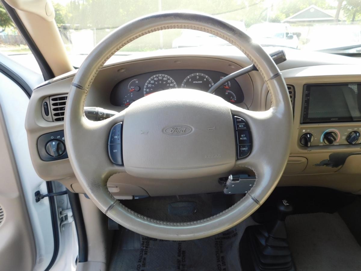 2001 Ford F-150 XLT photo 8