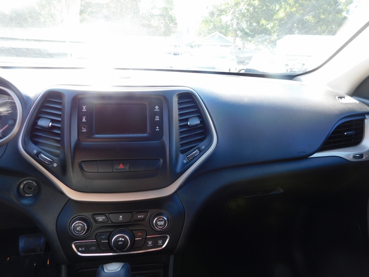 2015 Jeep Cherokee Latitude Sport photo 8