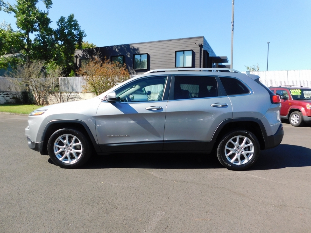 2015 Jeep Cherokee Latitude Sport photo 20