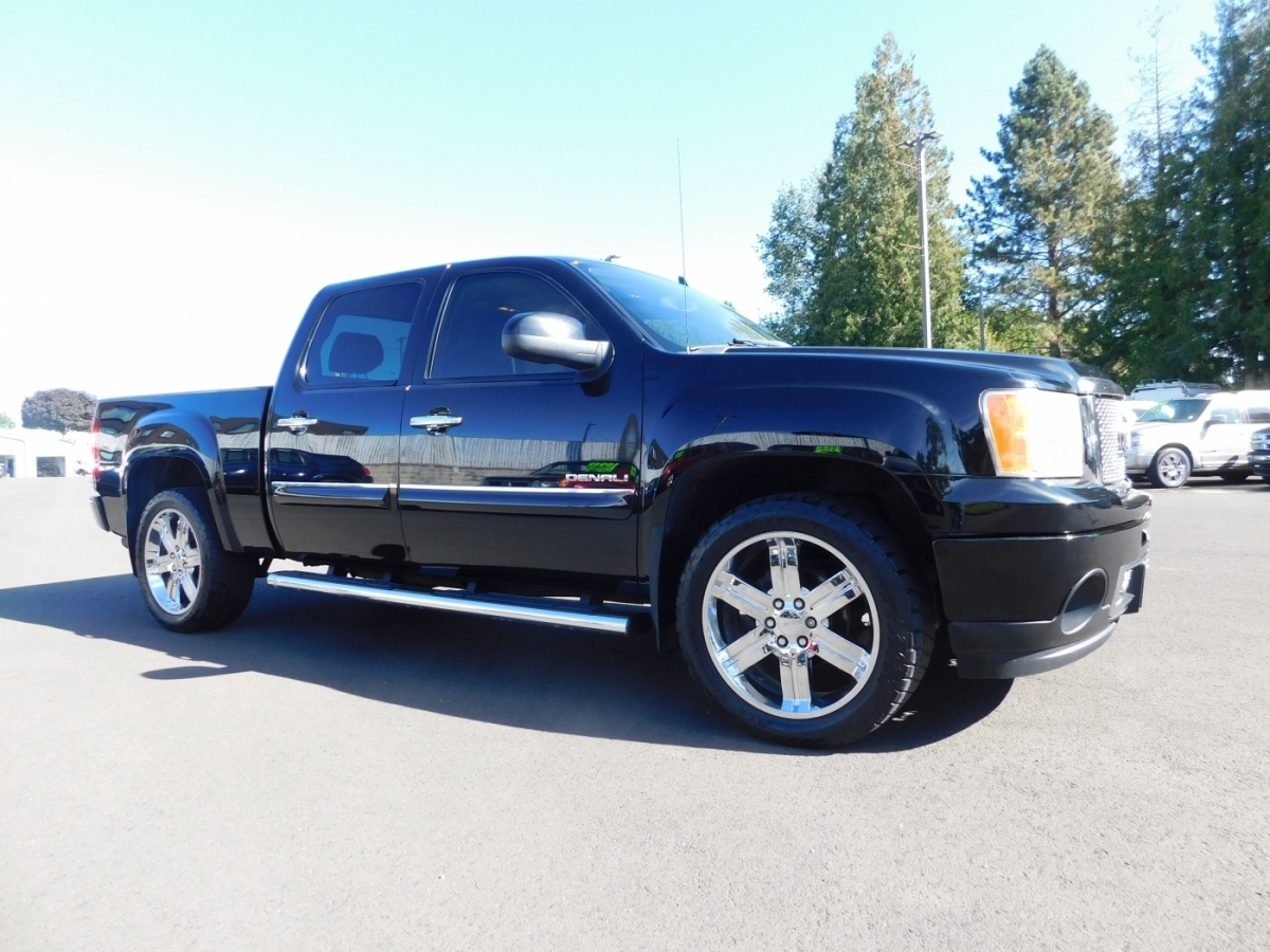 2013 GMC Sierra 1500 Denali Pickup 4D 5 3/4 FT