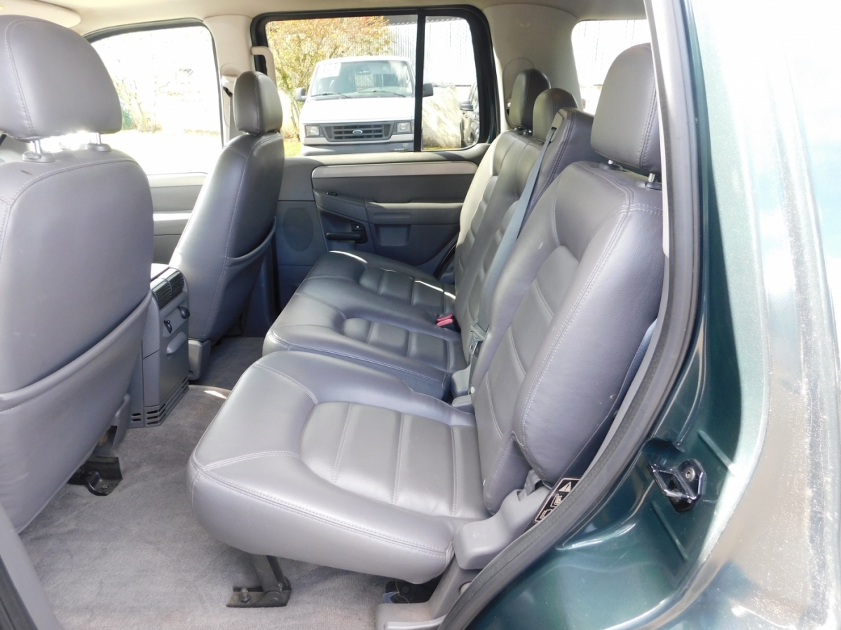 2003 Ford Explorer XLT Sport photo 6