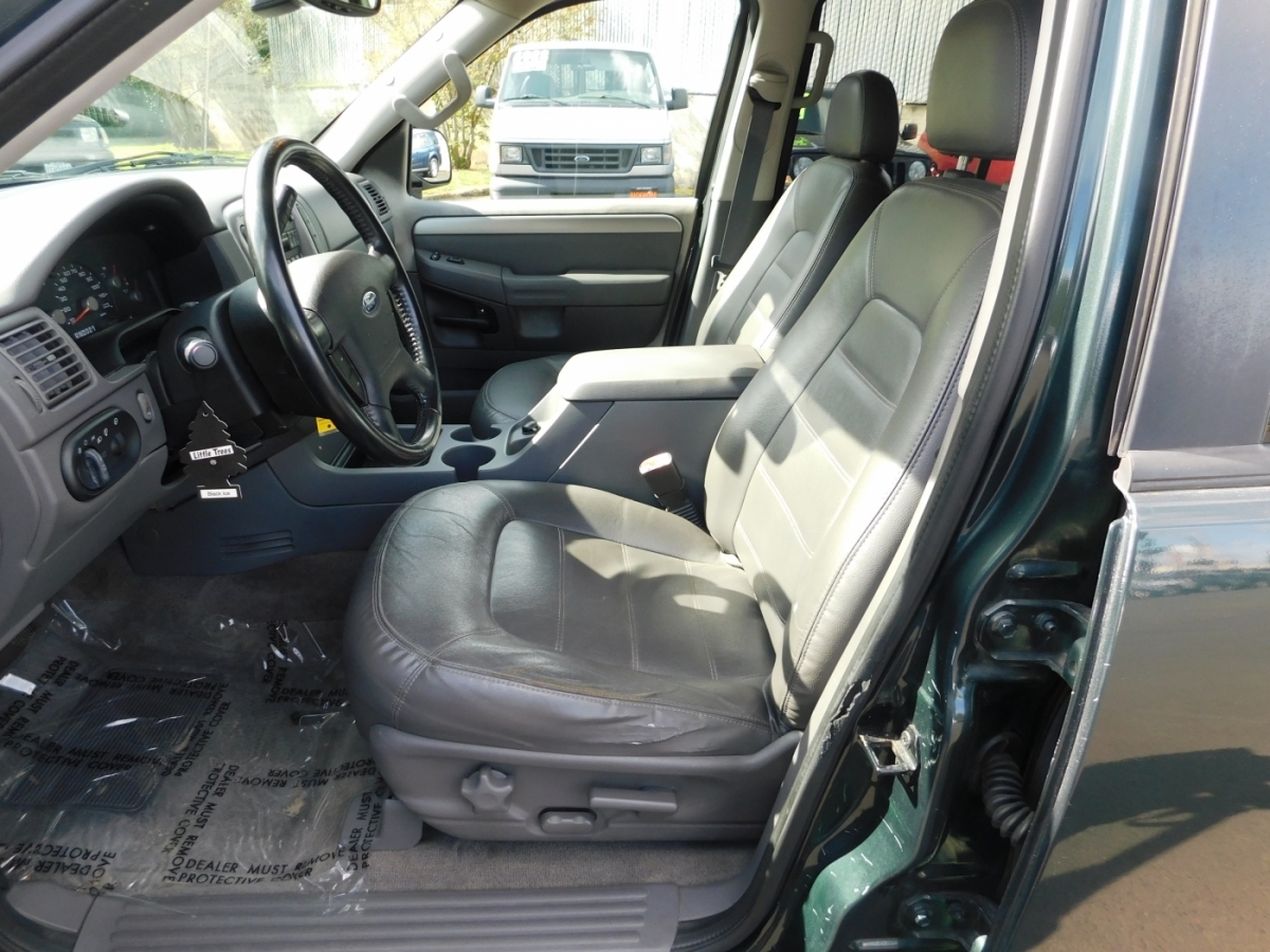 2003 Ford Explorer XLT Sport photo 7