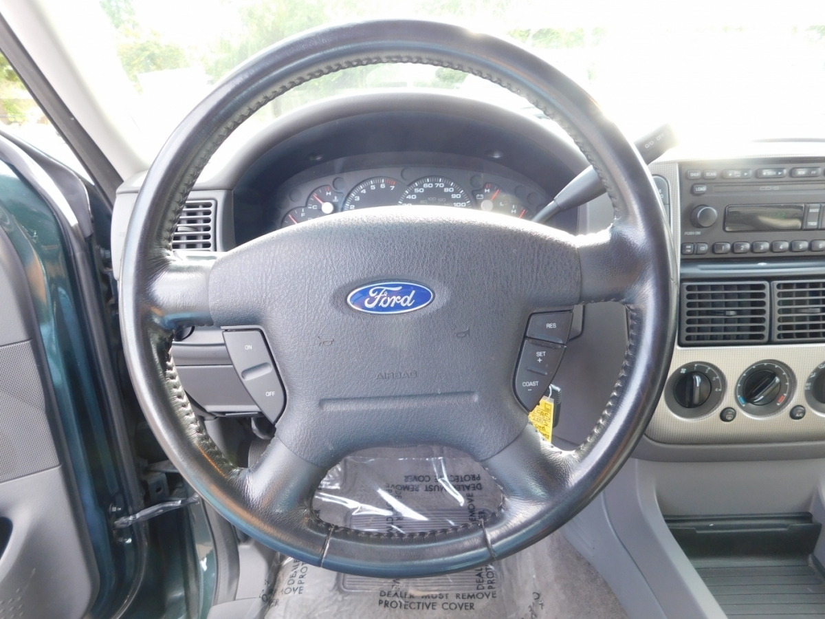 2003 Ford Explorer XLT Sport photo 9