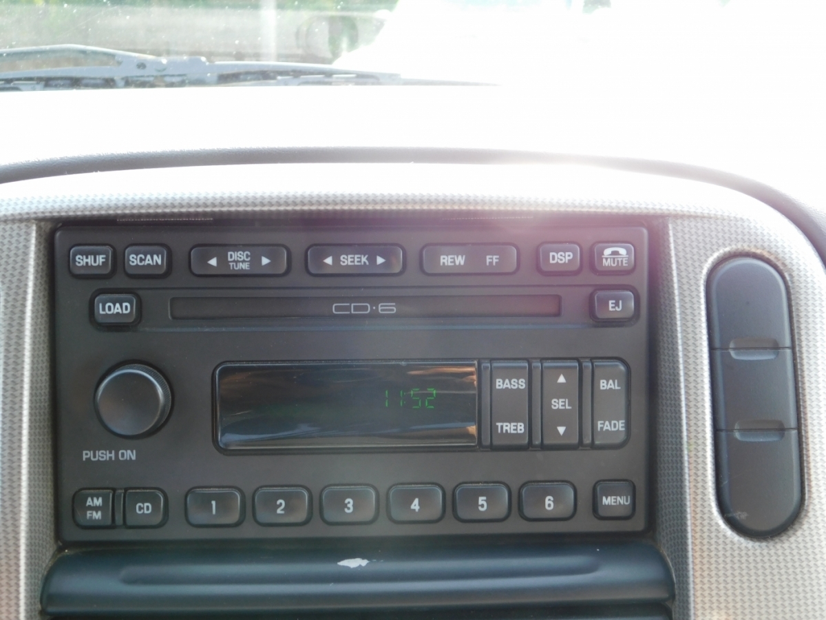 2003 Ford Explorer XLT Sport photo 11