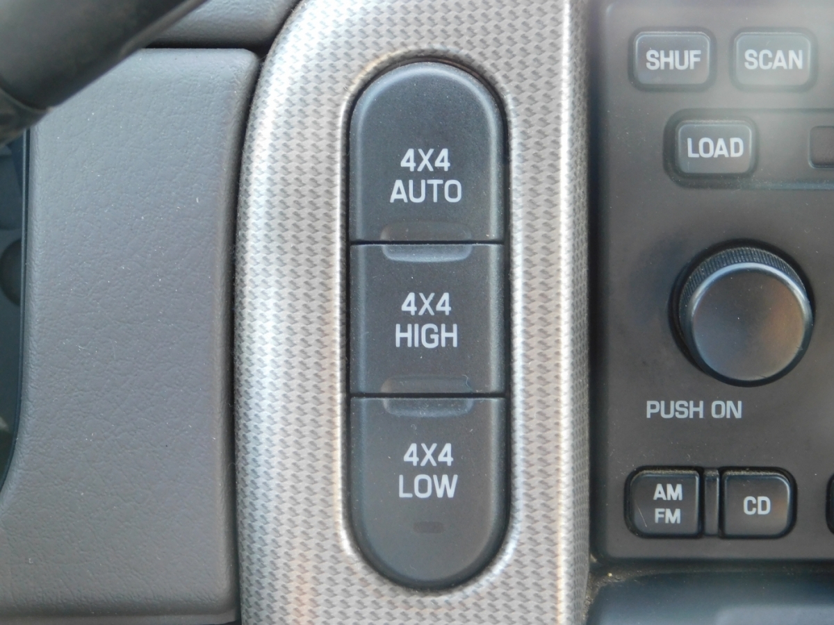 2003 Ford Explorer XLT Sport photo 13