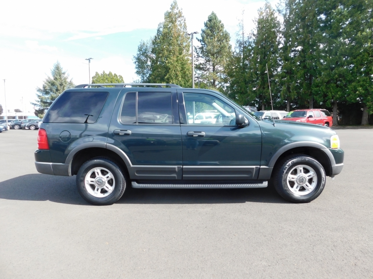 2003 Ford Explorer XLT Sport photo 17