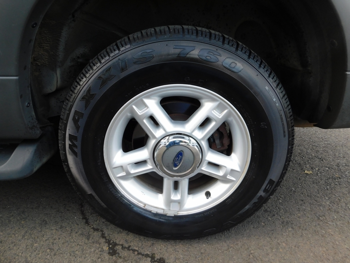 2003 Ford Explorer XLT Sport photo 20