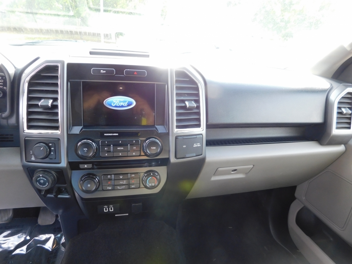 2016 Ford F-150 XLT photo 7