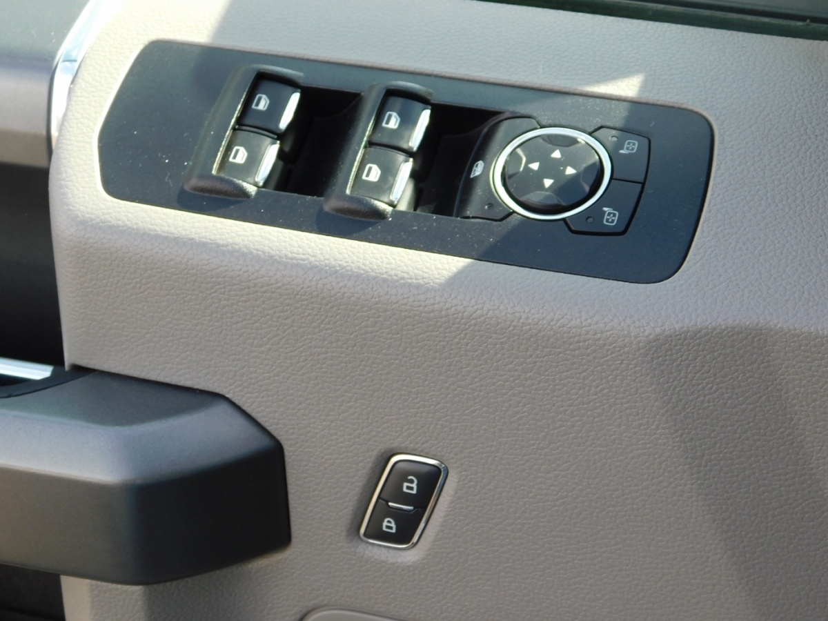 2016 Ford F-150 XLT photo 18