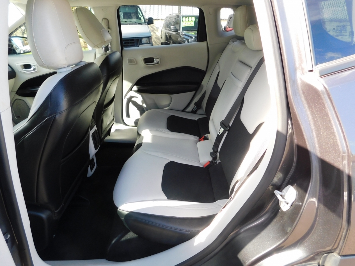 2017 Jeep Compass Latitude Sport photo 7