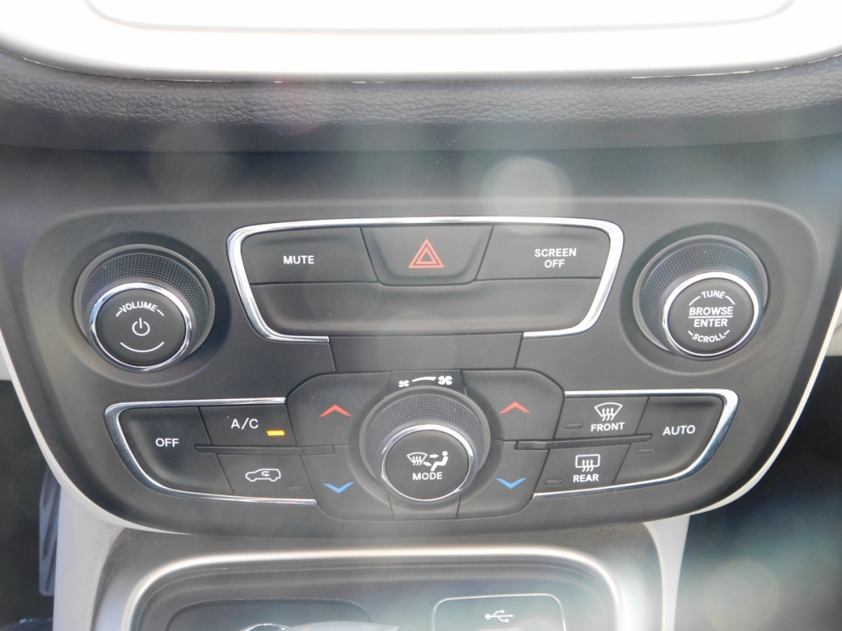 2017 Jeep Compass Latitude Sport photo 15