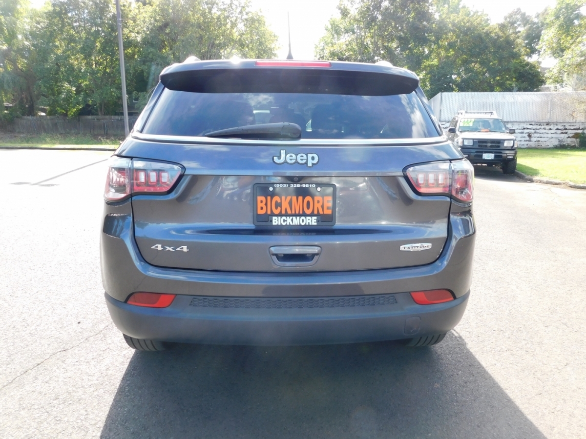 2017 Jeep Compass Latitude Sport photo 22