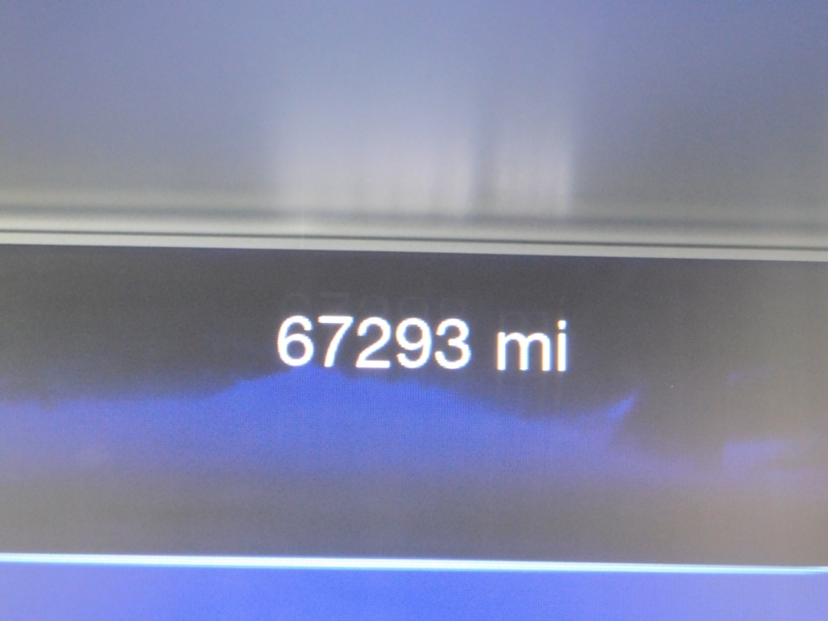 2015 Chrysler 200 photo 9