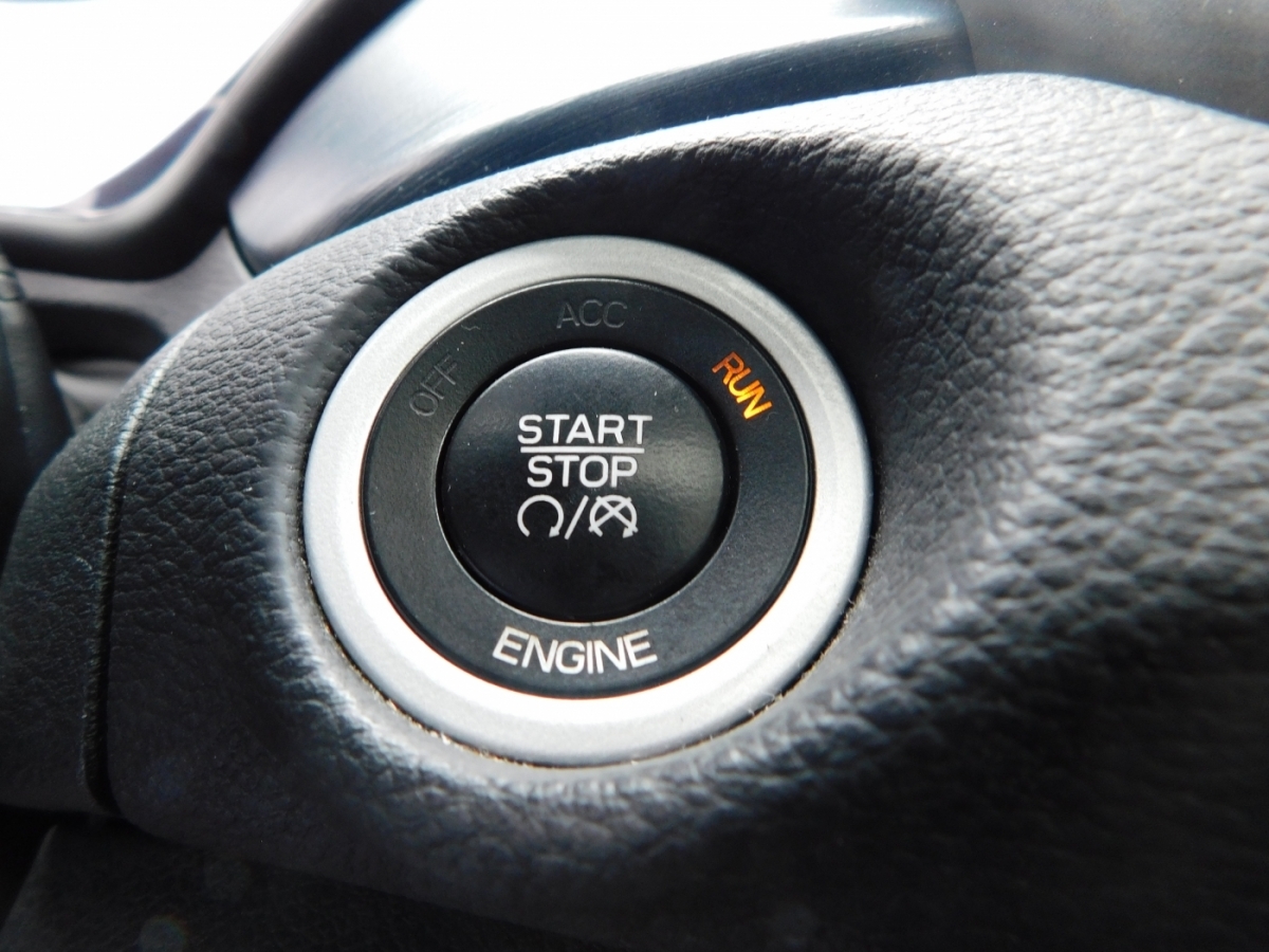 2015 Chrysler 200 photo 13