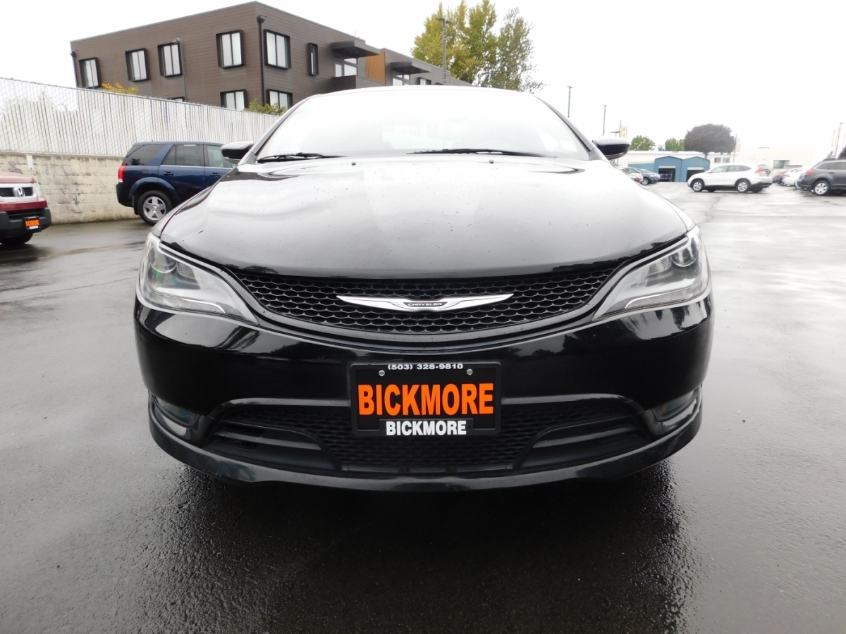 2015 Chrysler 200 photo 16