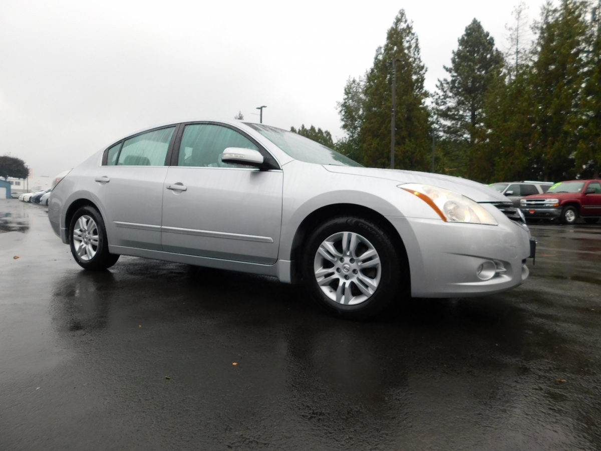 2010 Nissan Altima 2.5 SL Sedan 4D
