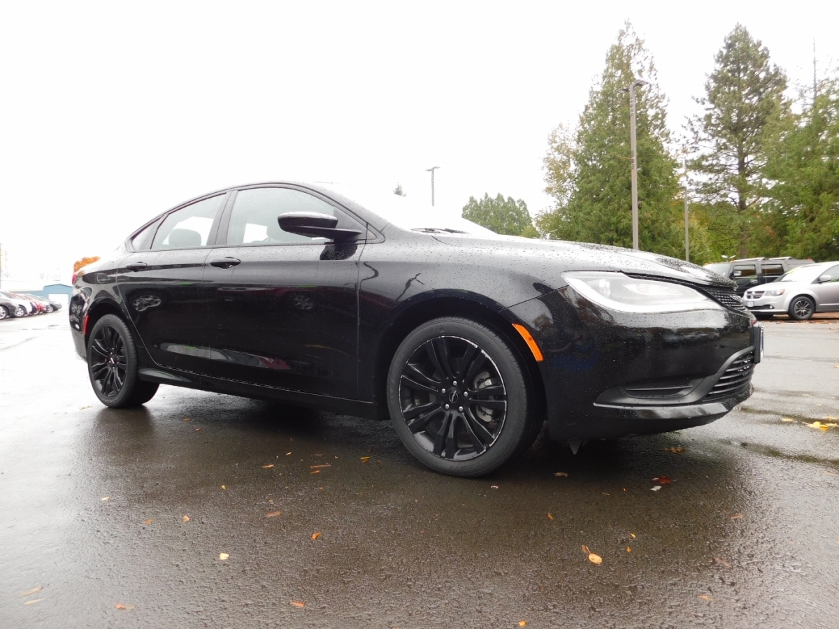 2017 Chrysler 200 Touring Sedan 4D