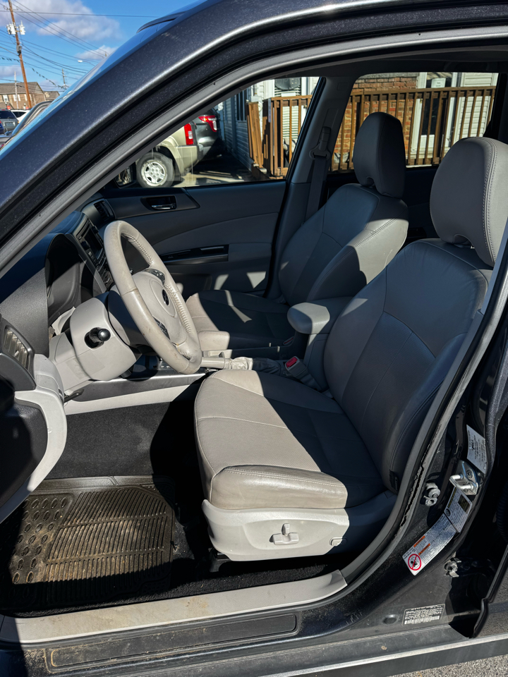 Subaru Forester 2.5X Limited 2012