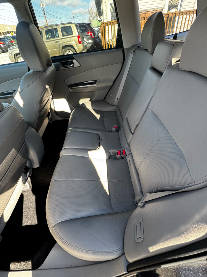 Subaru Forester 2.5X Limited 2012