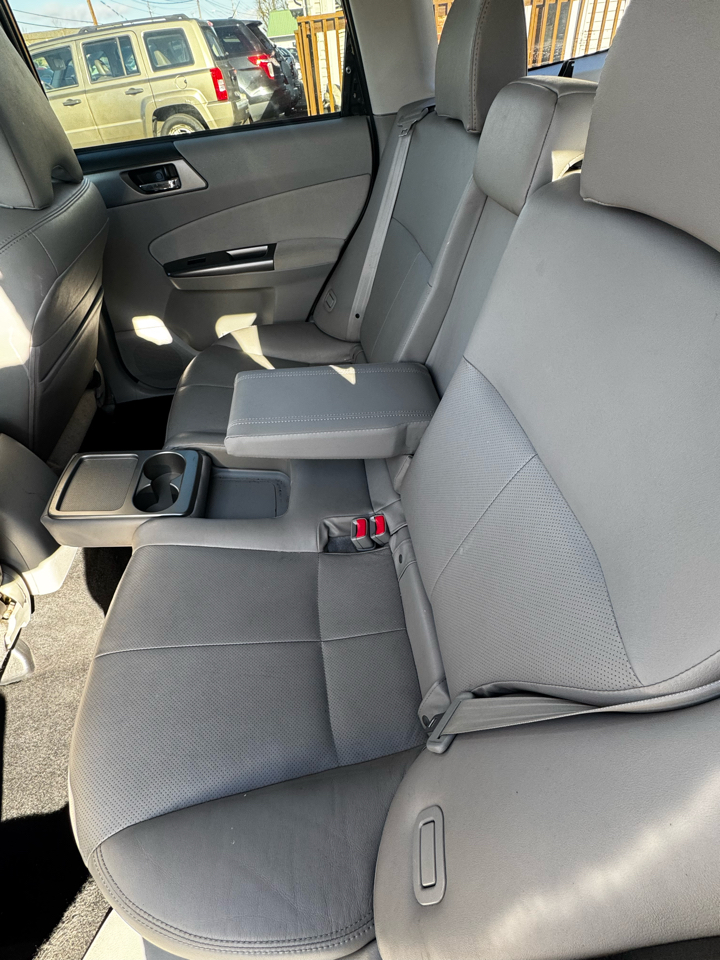 Subaru Forester 2.5X Limited 2012